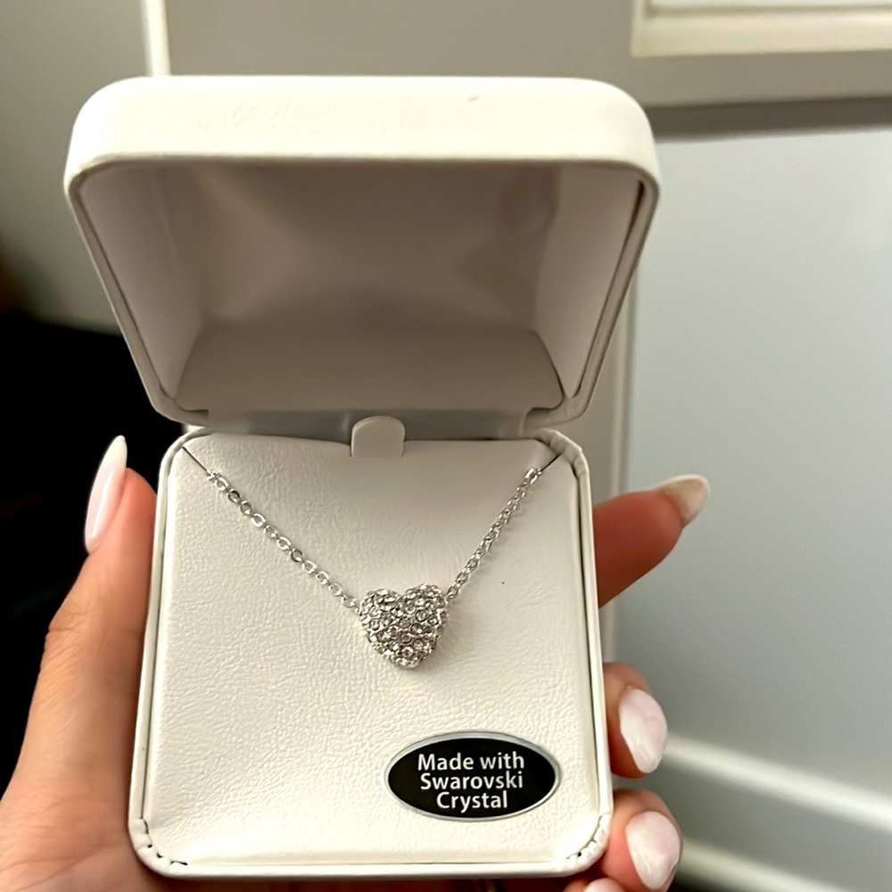 Heart shaped crystal silver necklace
